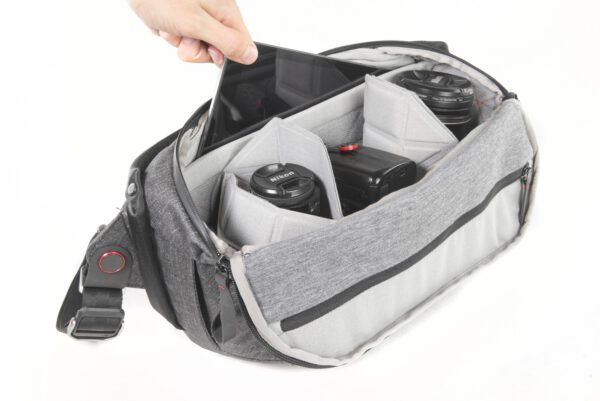 peakdesign-sling-charcoal-10l