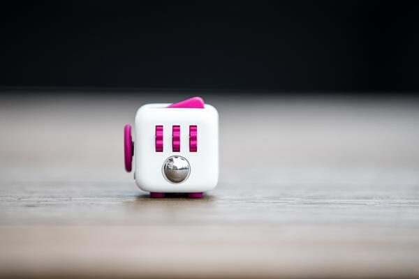 Fidget_Cube_Berry_grande