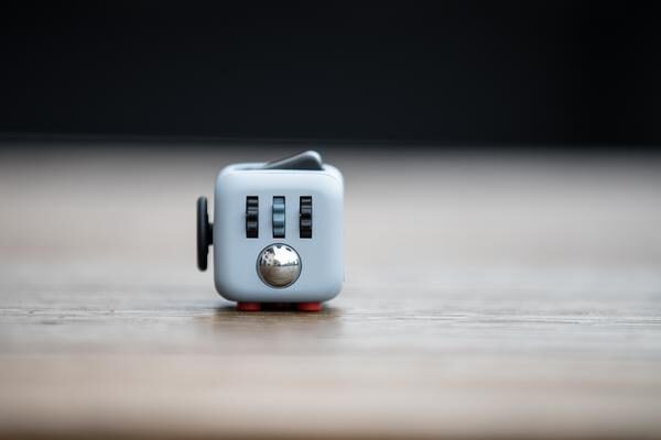 Fidget_Cube_Retro_grande